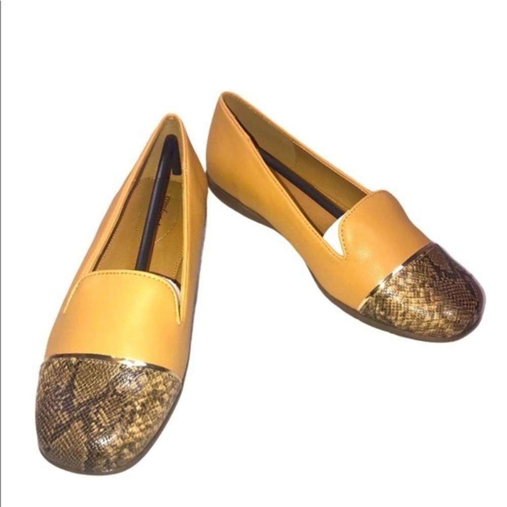 NIB Comfortview 8M Fia camel tan snake skin gold detail slip on loafer shoes